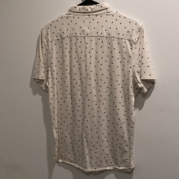 A-frame Rome short sleeve knit button down shirt. Medium. White - Picture 2 of 3